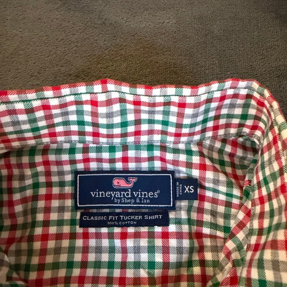 Vineyard Vines Classic Tucker Shirt Mens Extra Small Plaid Red Green Button Up - Picture 1 of 9